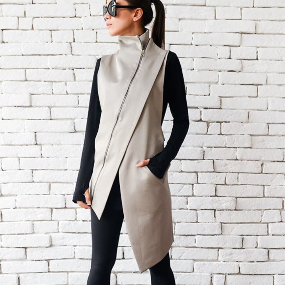Elegant tunic vest/top with zippers